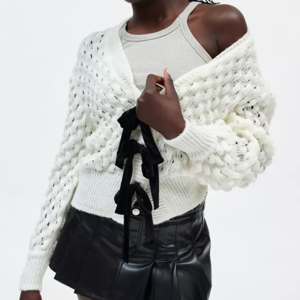 Cora Bow Cardigan Kimchi Blue by Urban Outfitters - Picture 2 of 14